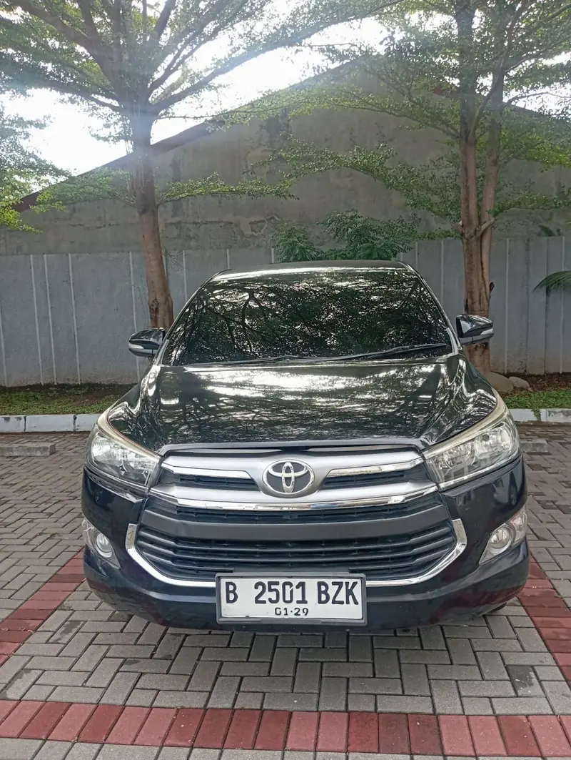 Toyota Innova untuk perjalanan wisata dari Padang